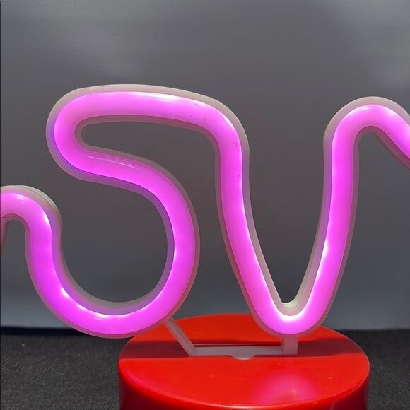 Pink Neon Love Sign - Picture 4 of 11